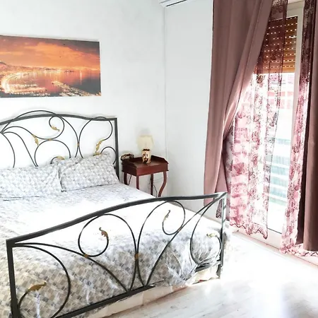 Casa Di Mirko 3* 나폴리
